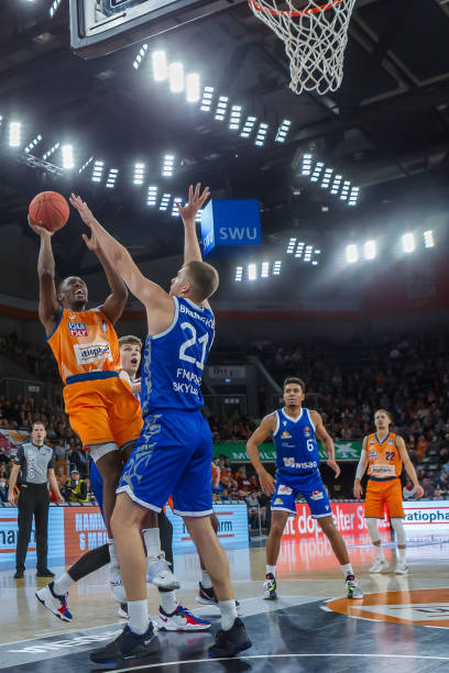 带球突破时 带球突破时