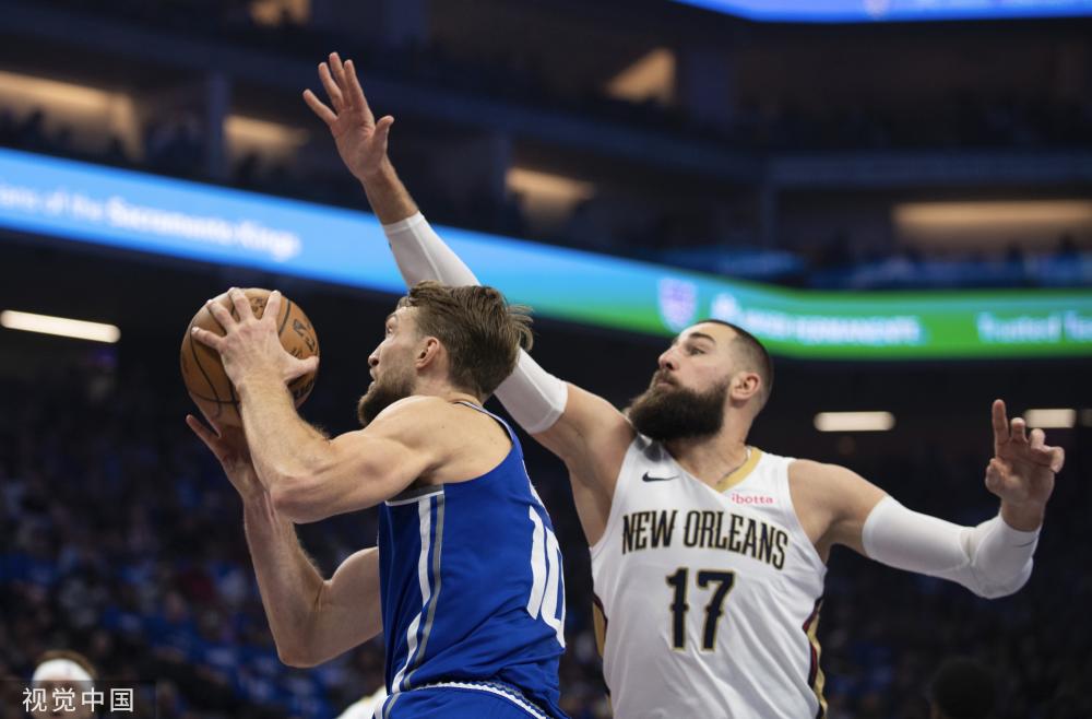 牵制两名防 牵制两名防